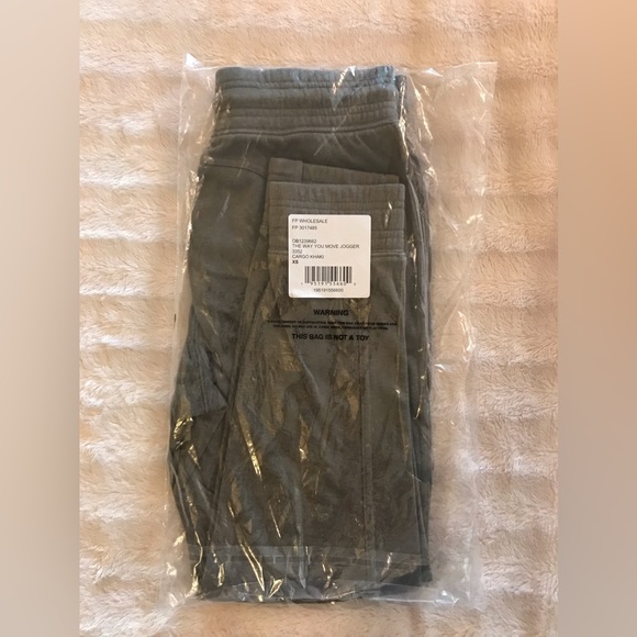 Free People The Way You Move Jogger XS Extra Small Cargo Khaki New - Picture 6 of 10